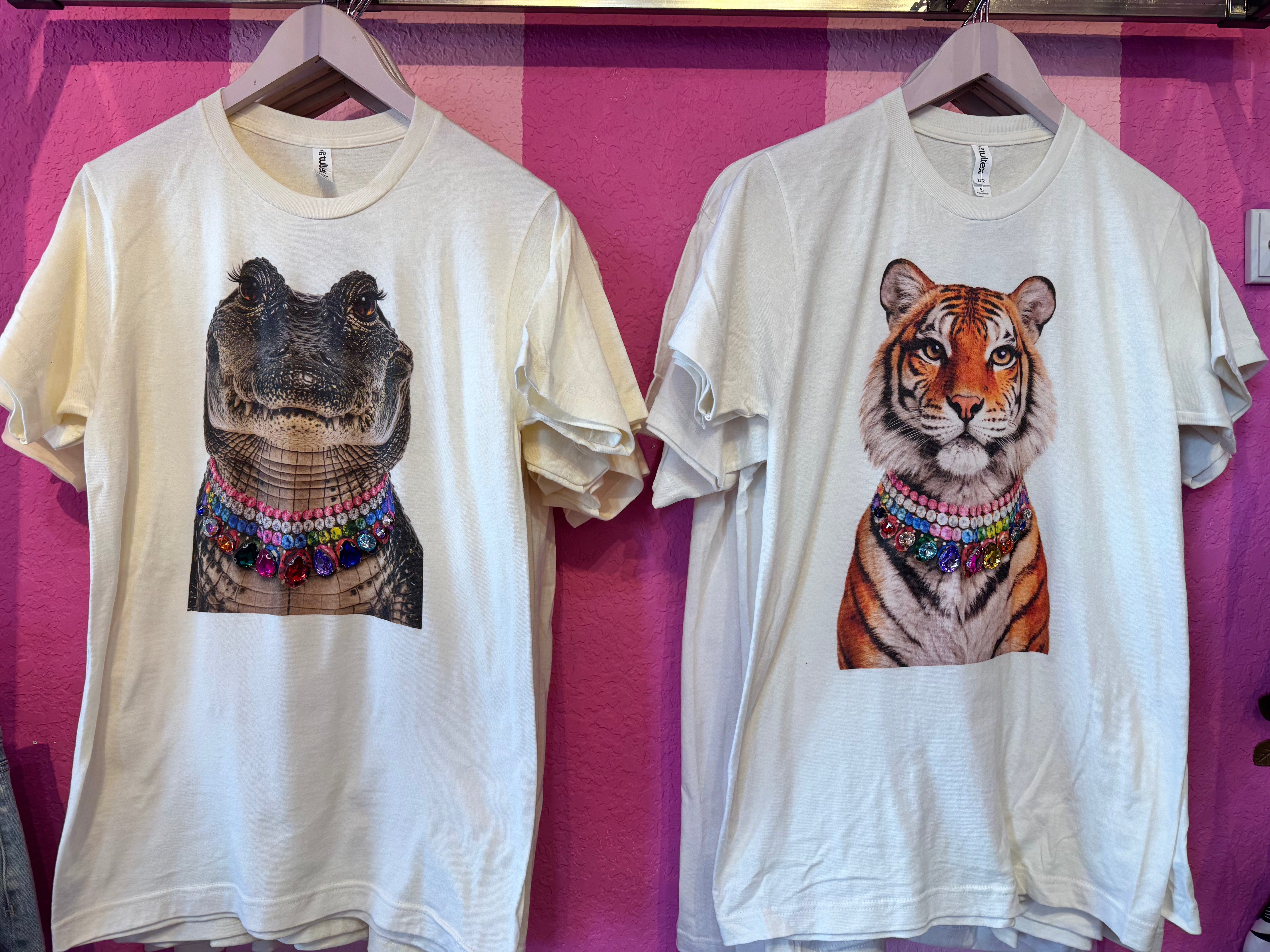 Jeweled Collar Alligator Tee in Natural