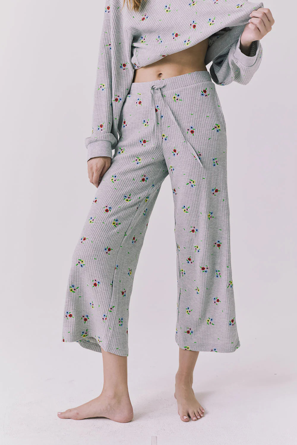 Chaser Brandy Cropped Heather Grey Ditsy Jogger